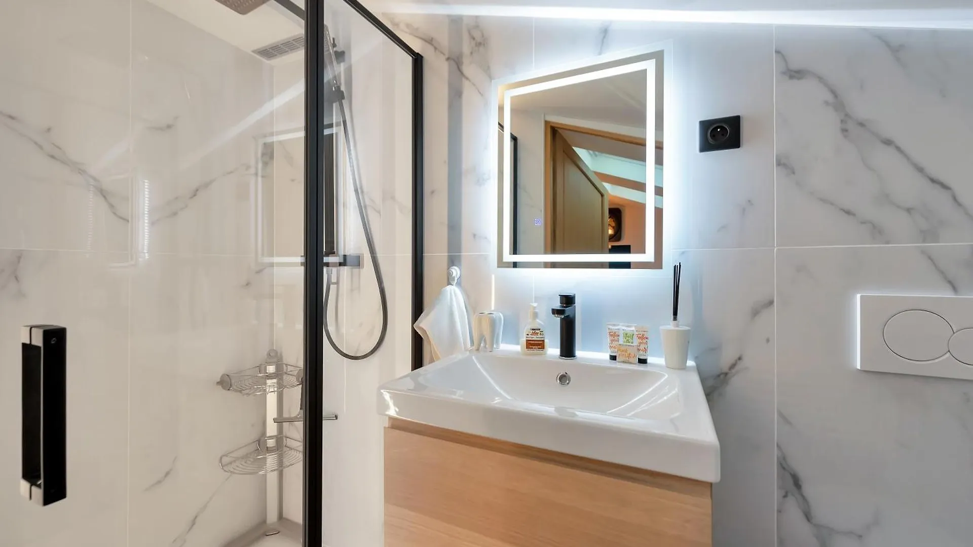 Le Napoleon Chic Et Moderne, L'Endroit Parfait Au Coeur De La Banane Apartment Cannes France